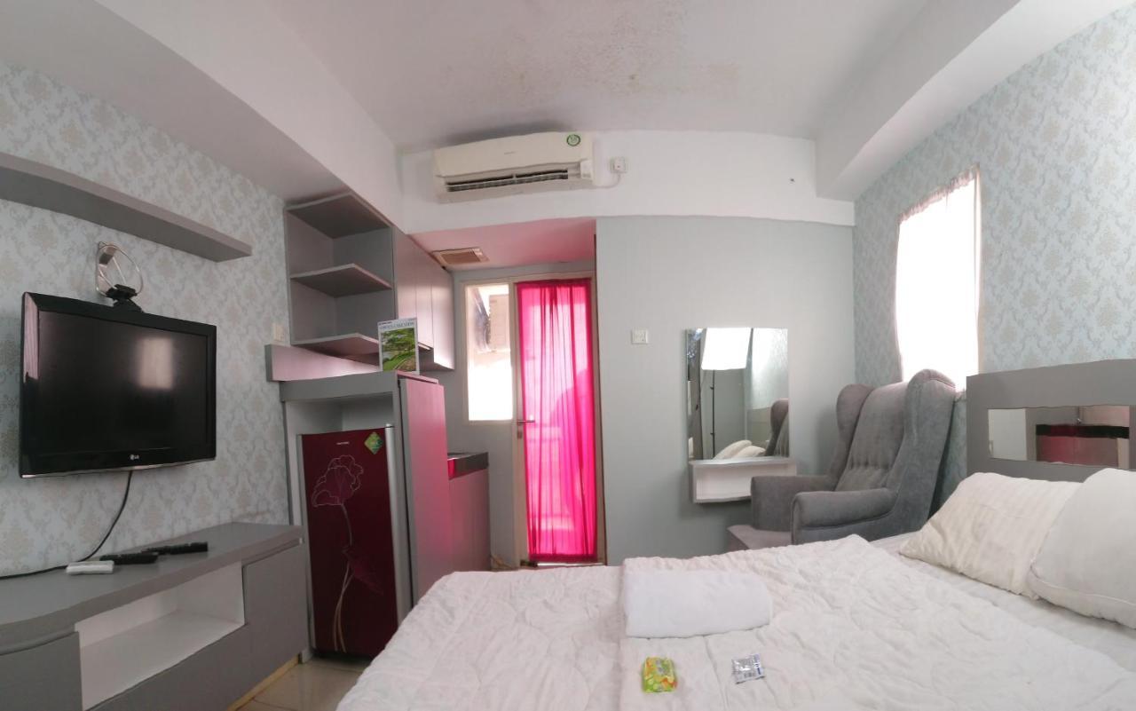 Green Lake View Just Sleep & Cozy Hotel Pondokcabe Hilir Esterno foto