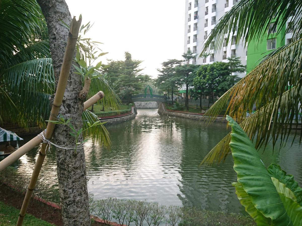 Green Lake View Just Sleep & Cozy Hotel Pondokcabe Hilir Esterno foto